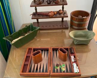Backgammon, Pipes, Planters