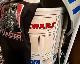 R2D2 Star Wars toy chest
