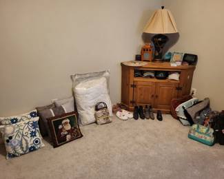 corner table with lamp