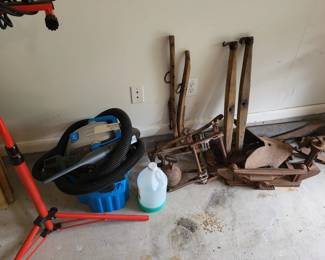 vacuum vintage rustic items and double spotlights