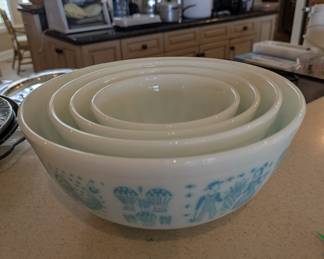 Pyrex butterprint Amish nesting bowls complete set of four