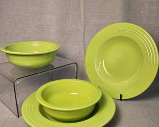 FIESTA 4PC Set Large Rimmed Pasta Bowls Medium Lip Bowls, Chartreuse.