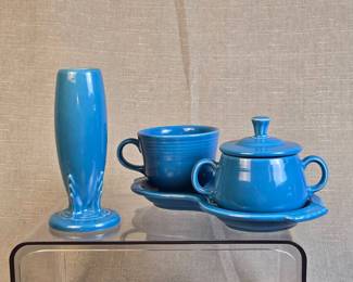 FIESTA 2PC Set Teacup And Sugar Cup With Tray Bud Vase, Peacock. The Homer Laughlin China Co.