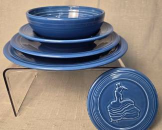 FIESTA 5PC Set Chop Plate Dinner Plate Small Pasta Bowl Bistro Bowl Dacing Lady Trivet, Lapis