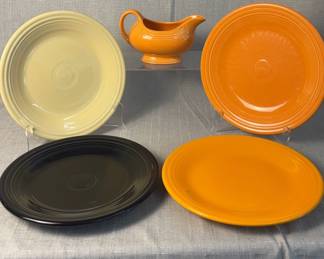FIESTA 5PC Dinner Plates And Gravy Bowl, Black, Butterscotch, Pale Yellow, Tangerine.