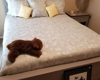 Queen bed with gray headboard and footboard