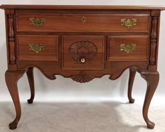 1018 - Queen Anne Shell Carved Vintage Lowboy 31 x 39 x 21