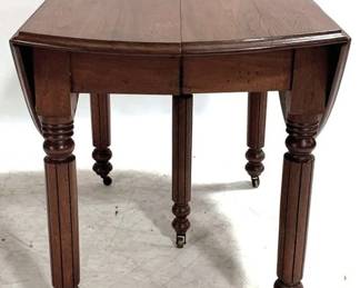 1209 - Vintage Oval Extendable Table w/ 4 Leaves on casters 29 x 44 x 54