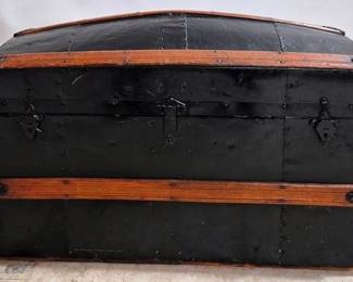 100x - Vintage Dome Top Trunk w/ Tray