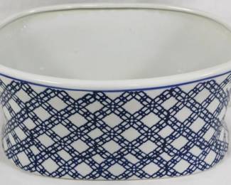 951 - Blue and White Tub 6x15x9