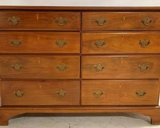 1005 - Vintage 8 Drawer Dresser w/ Inlay 36 x 51 x 19