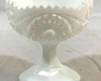 2458 - Kemple Milk Glass Compote 5 x 5