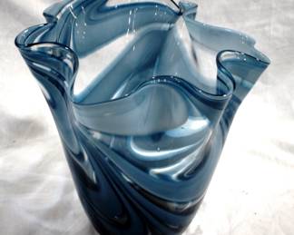 7160 - Art Glass Vase 9" x 10"