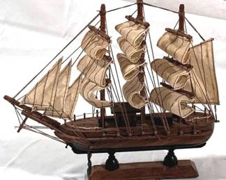 2405 - Model Ship 9 x 8