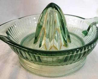 2346 - Uranium Glass Reamer 9 x 7