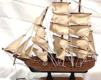2439 - Model Ship 9 x 10