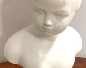 2523 - Woman Bust Statue - 10" Tall (Plaster)