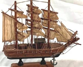 2437 - Model Ship 9 x 9