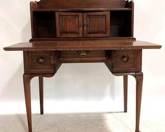 1016 - Pennsylvania House Ladies Desk w/ Gallery 46 x 36 x 18 flip top surface
