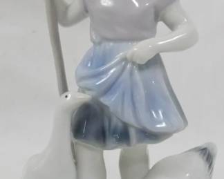 88 - Metzler and Ortloff Figure of Girl 6"