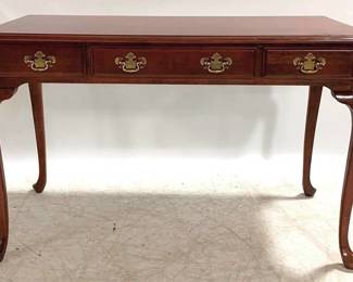 1207 - 3 Drawer Queen Anne Writing Desk 30 x 48 x 25
