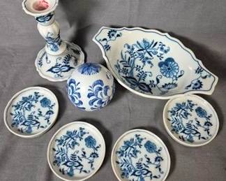 2477 - Blue Danube Blue Onion Group Items