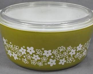 179 - Pyrex Crazy Daisy Covered Casserole 4x11x9