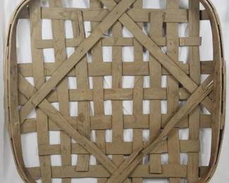 1157 - Vintage Bell's Farmville Tobacco Basket 40x40