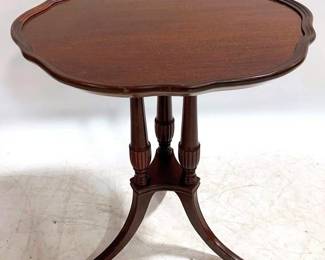 1003 - Vintage Duncan Phyfe Round Mahogany Table 28 x 24 x 23