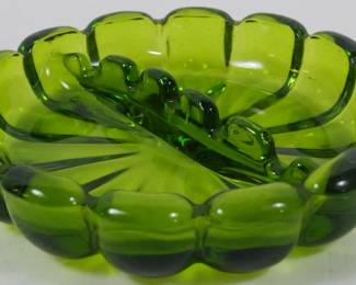 116 - Viking Divided Green Glass Ashtray 1x6.5"