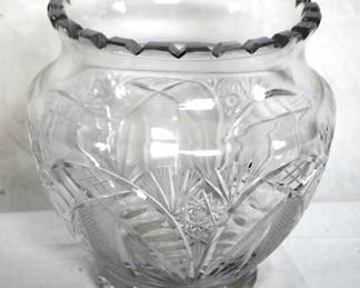 493x - Cut Glass Vase - 8 x 7
