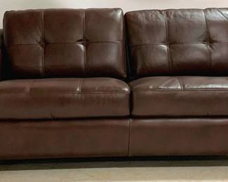 1268 - Leather Italia Chaise Sofa, new 36 x 67 x 36