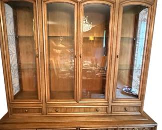 DREXEL China Cabinet