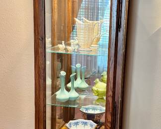 Hekman lighted curio