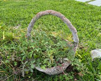 Concrete basket