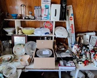 The Kitchen & Housewares Department (can you tell I'm getting really tired??!!) Some Xmas items