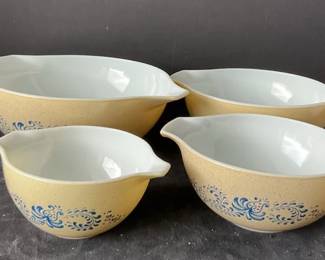 PYREX Set of 4 Tan Blue Homestead Cinderella Nesting Bowls