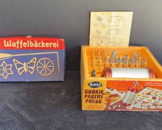 Waffle Wafer Maker Vintage MIRRO Cookie Pastry Press
