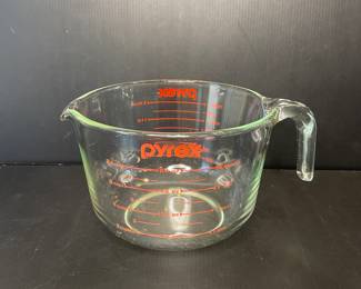 Pyrex 8 cup