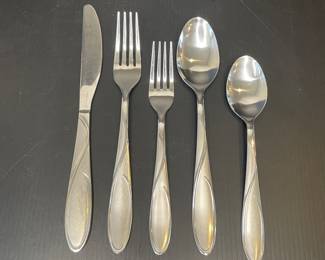 Cambridge flatware set