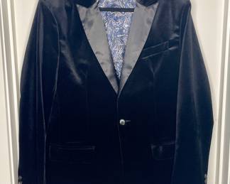 Men’s velvet tuxedo jacket