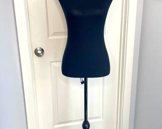 Fill size mannequin