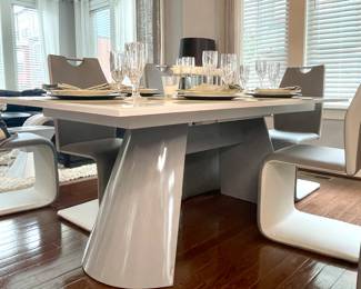 Contemporary dining table with 6 chairs
