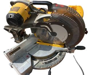 Power Tool: DeWalt Compound Mitre Saw Double Bevel DW716