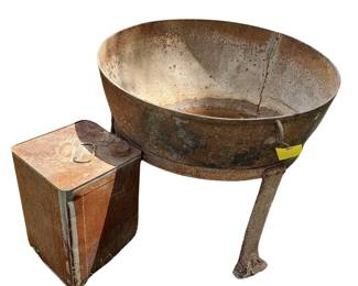 Antique Primitive Cast Iron Cook Boiling Pot *Cracked