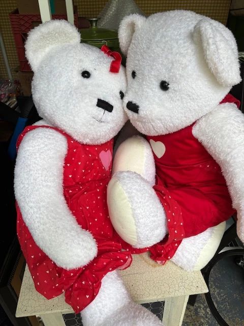 Rare set of 34" display size Hallmark Bears - Girl bear blushes with red light when they kiss.