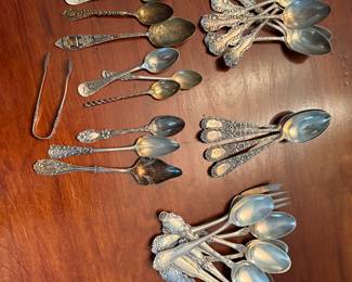 Miscellaneous sterling pieces. Some souvenir spoons. 