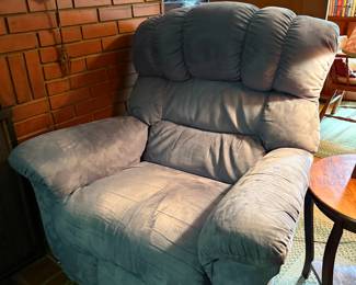 Very comfortable manual recliner.