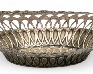Lot 80 | Whiting Sterling Silver Oval Basket Centerpiece #3770 1910 H 2.5" W 9.5" L 12" 9.6t oz