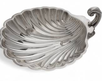 Lot 85 | International Silver Company (American) Sterling Silver Shell-form Dish H 4" W 8.1" L 9.5" 12.9t oz